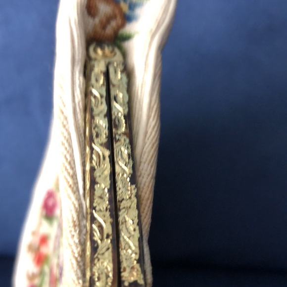Vintage 50’s Petit Point Floral Needlepoint Purse with Jeweled Clasp & Chain - Picture 10 of 15